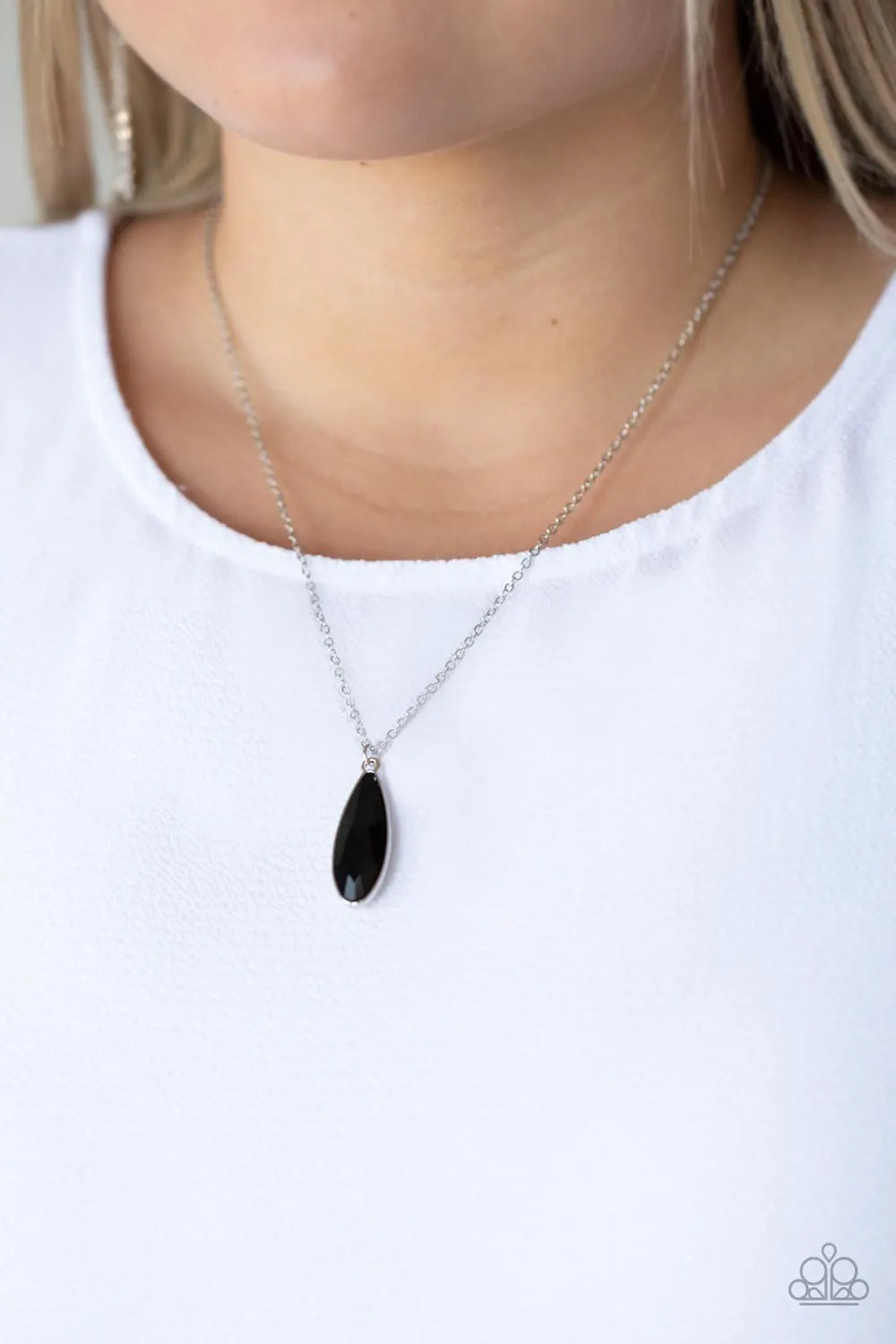 Prismatically Polished - Black short necklace papa