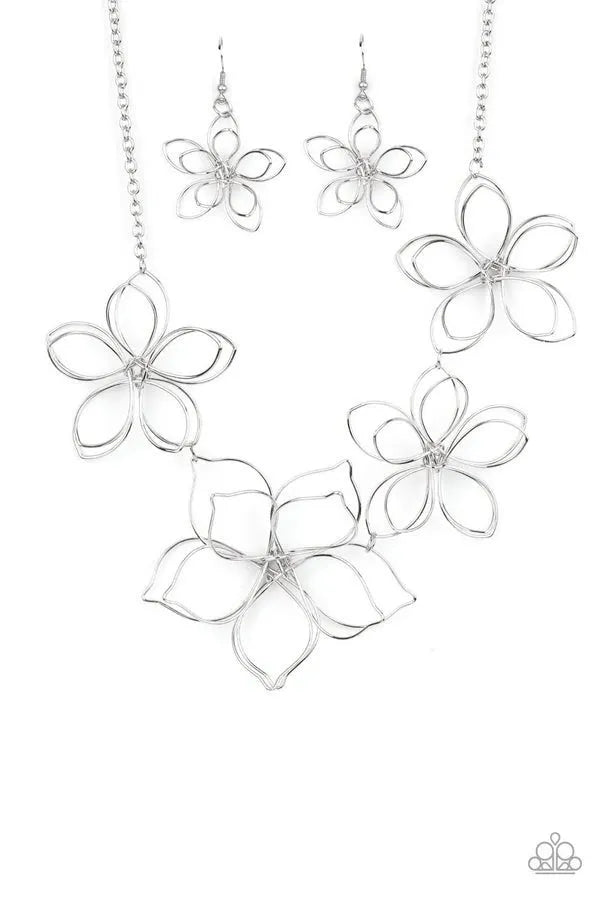 Flower Garden Fashionista - Silver copper short necklace