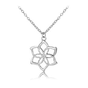 Flower silver short necklace