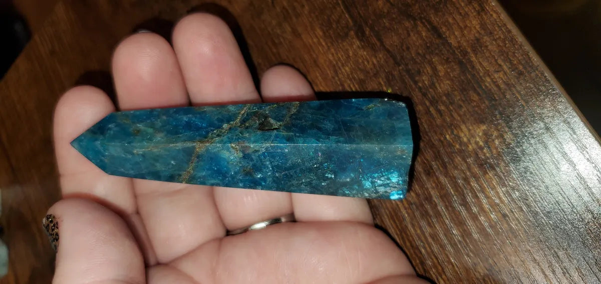 Apatite crystal natural