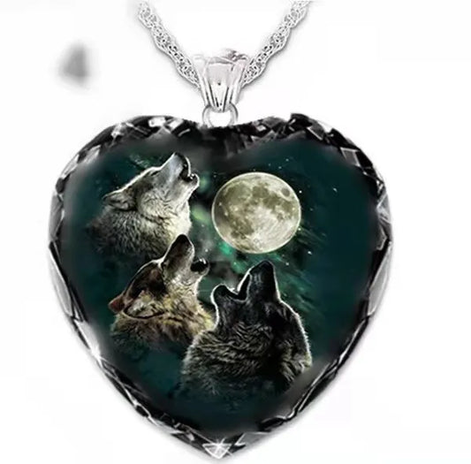 wolfs howl multi short necklace	7216