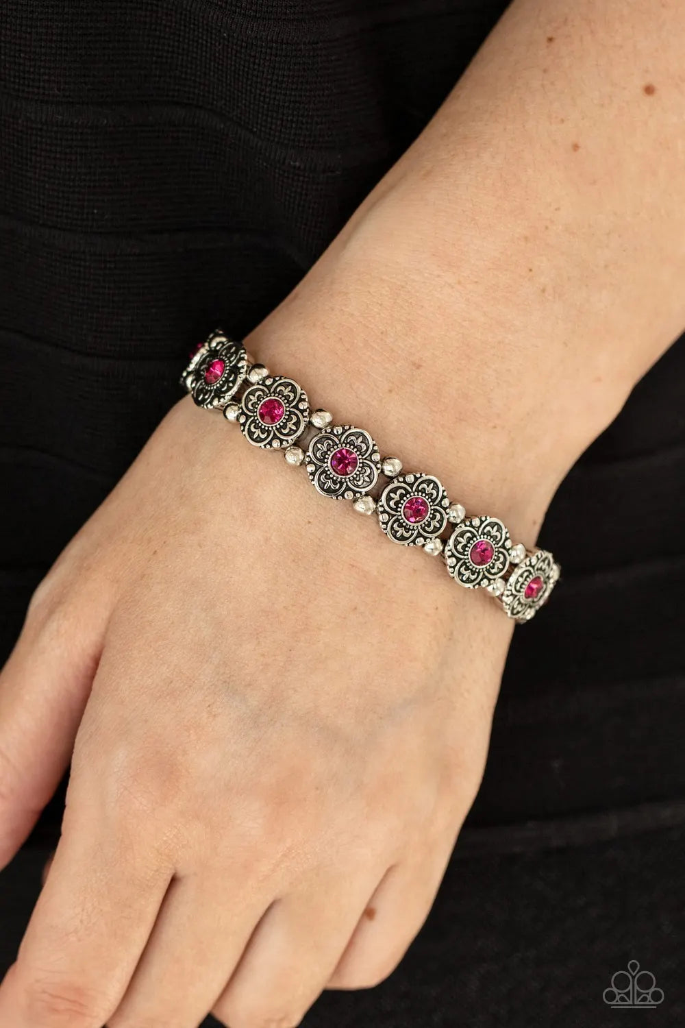 Trés Magnifique - Pink stretchy bracelet