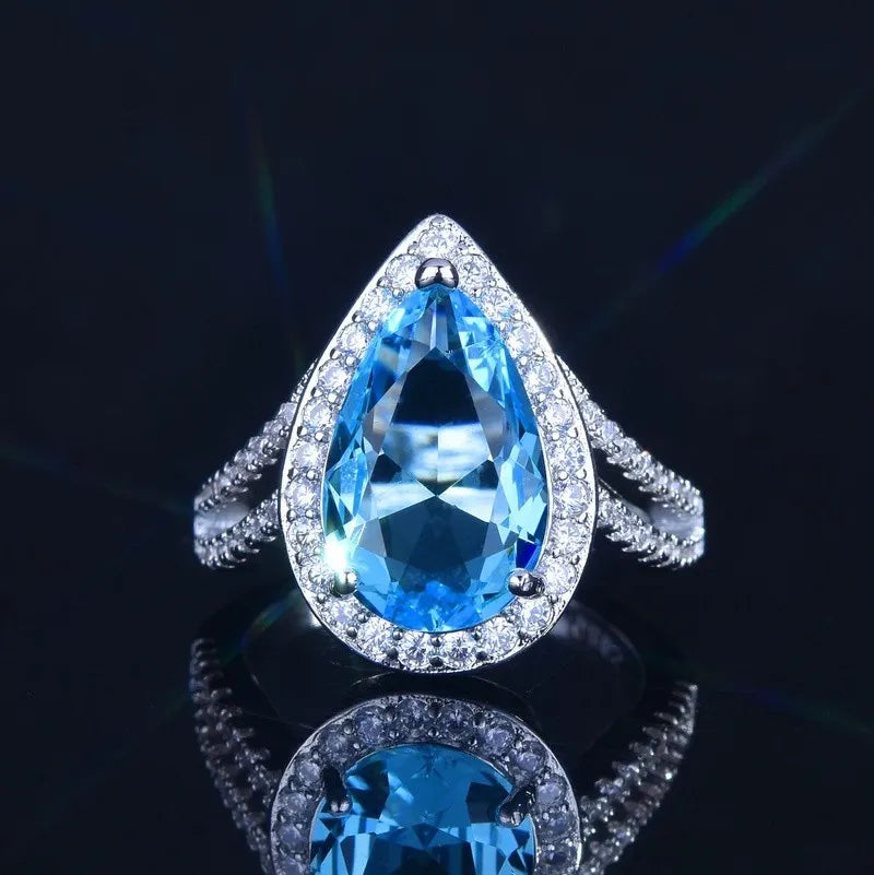 Pearshaped blue Ring  band 2069