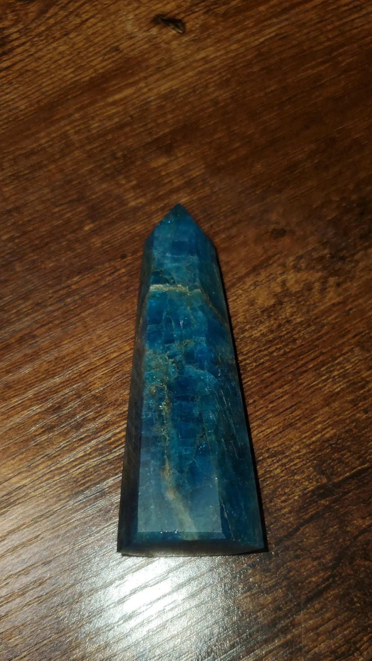 Apatite crystal natural