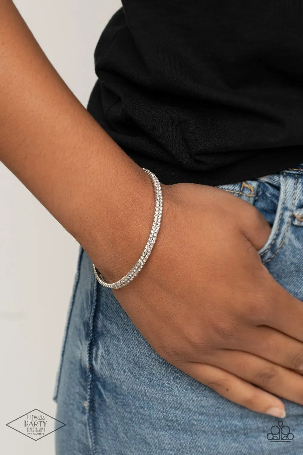 Sleek Sparkle - White coil bracelet papa