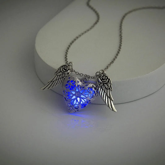 Fly high babe glowing short necklace